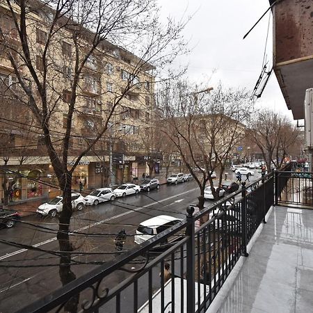 19Tumanyan Excellent Apartment In The Centre Of Capital يريفان المظهر الخارجي الصورة