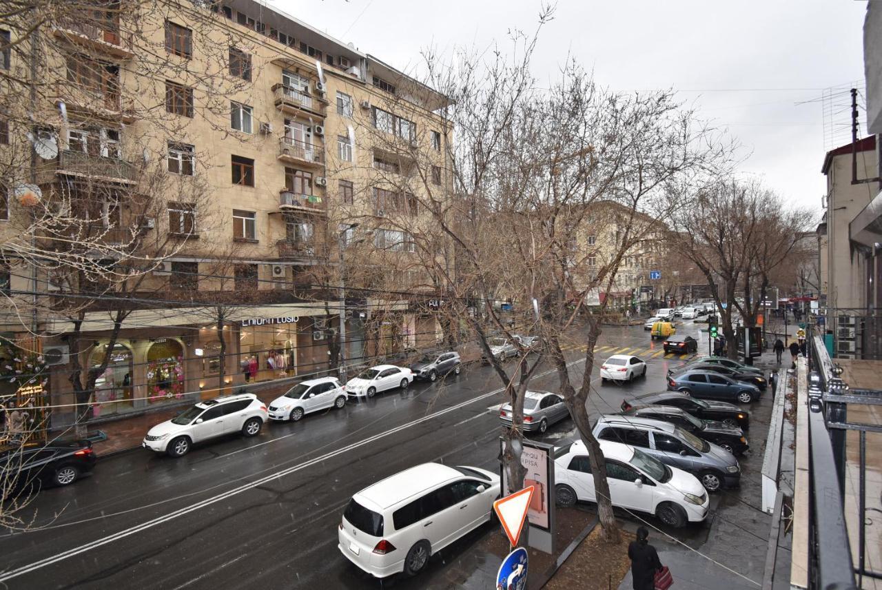 19Tumanyan Excellent Apartment In The Centre Of Capital يريفان المظهر الخارجي الصورة