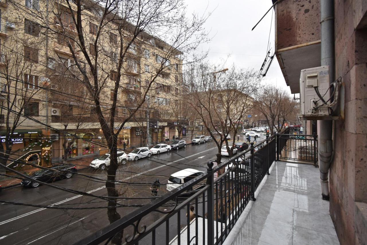 19Tumanyan Excellent Apartment In The Centre Of Capital يريفان المظهر الخارجي الصورة