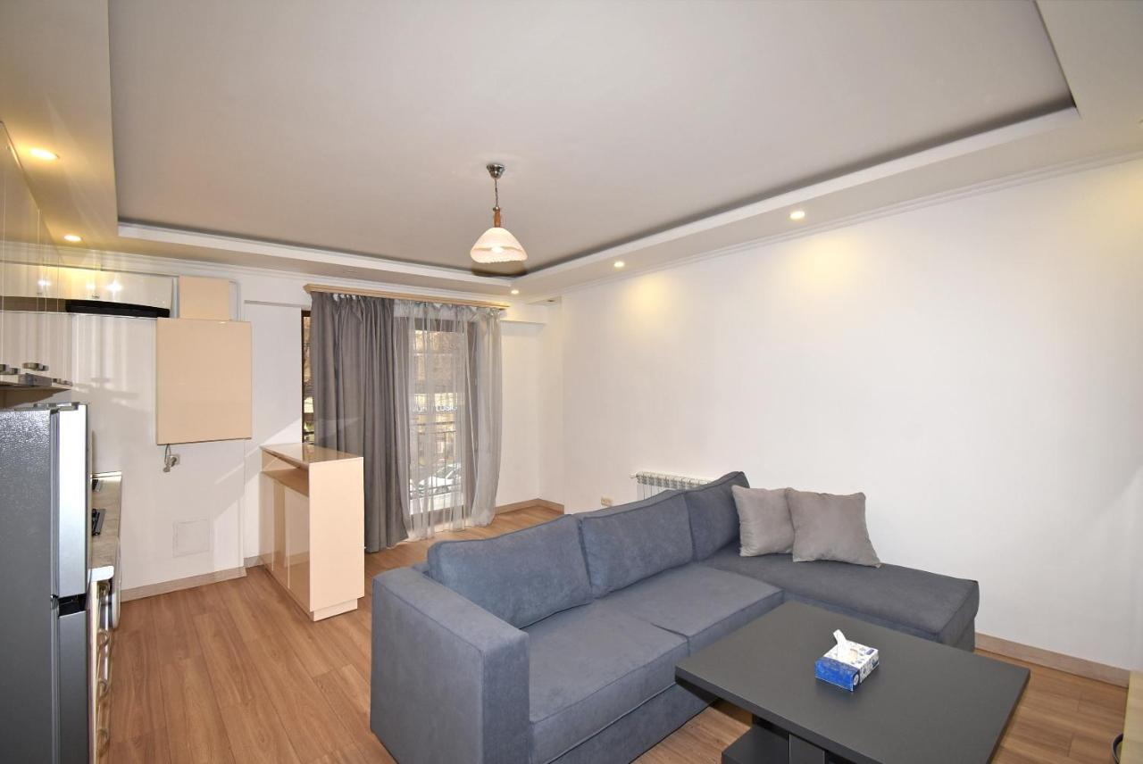 19Tumanyan Excellent Apartment In The Centre Of Capital يريفان المظهر الخارجي الصورة